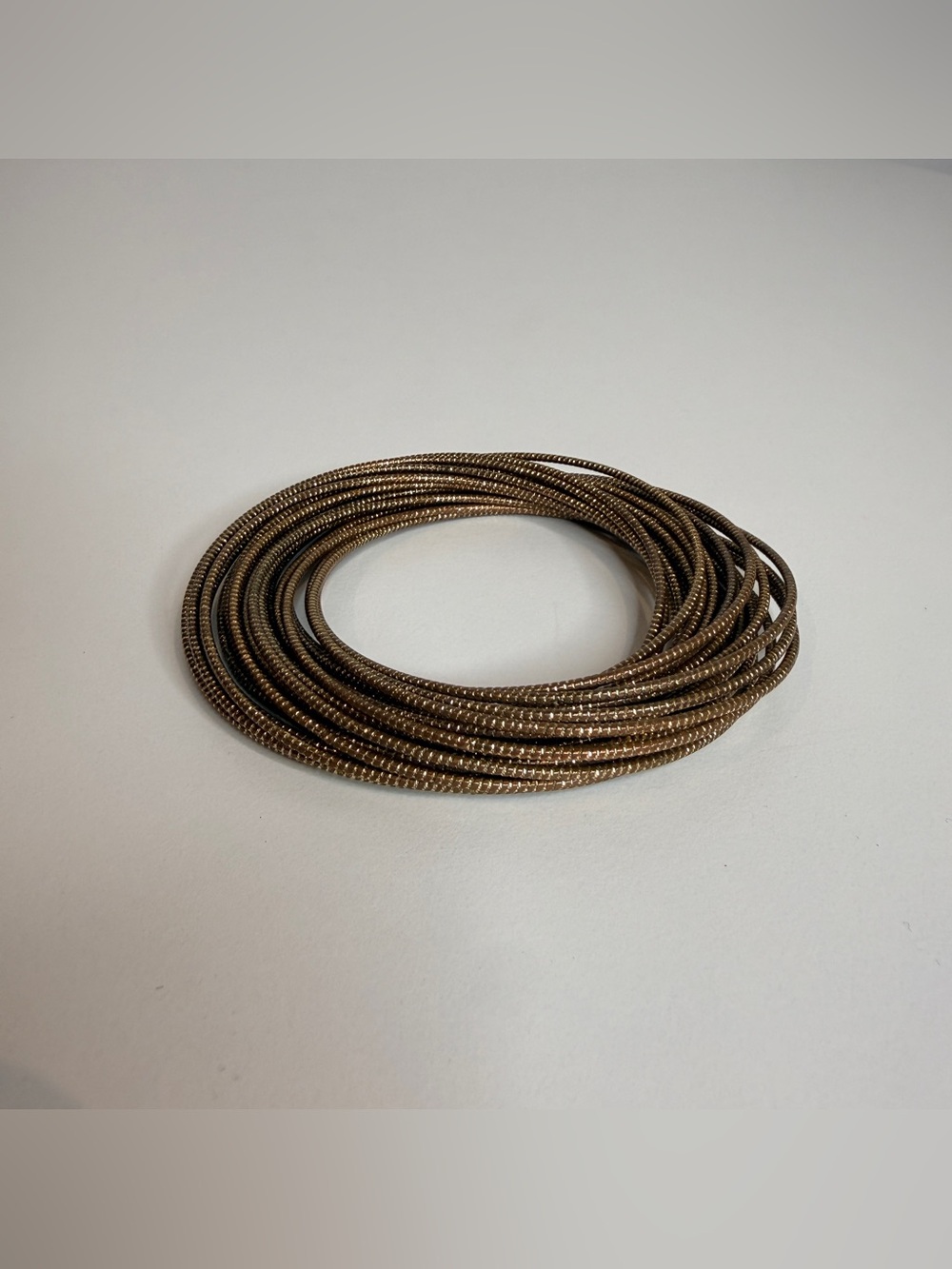 Bronze thin interlocked bangle - Picture 3 of 3